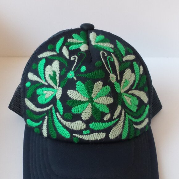 Embroidered hat - Picture 2 of 6